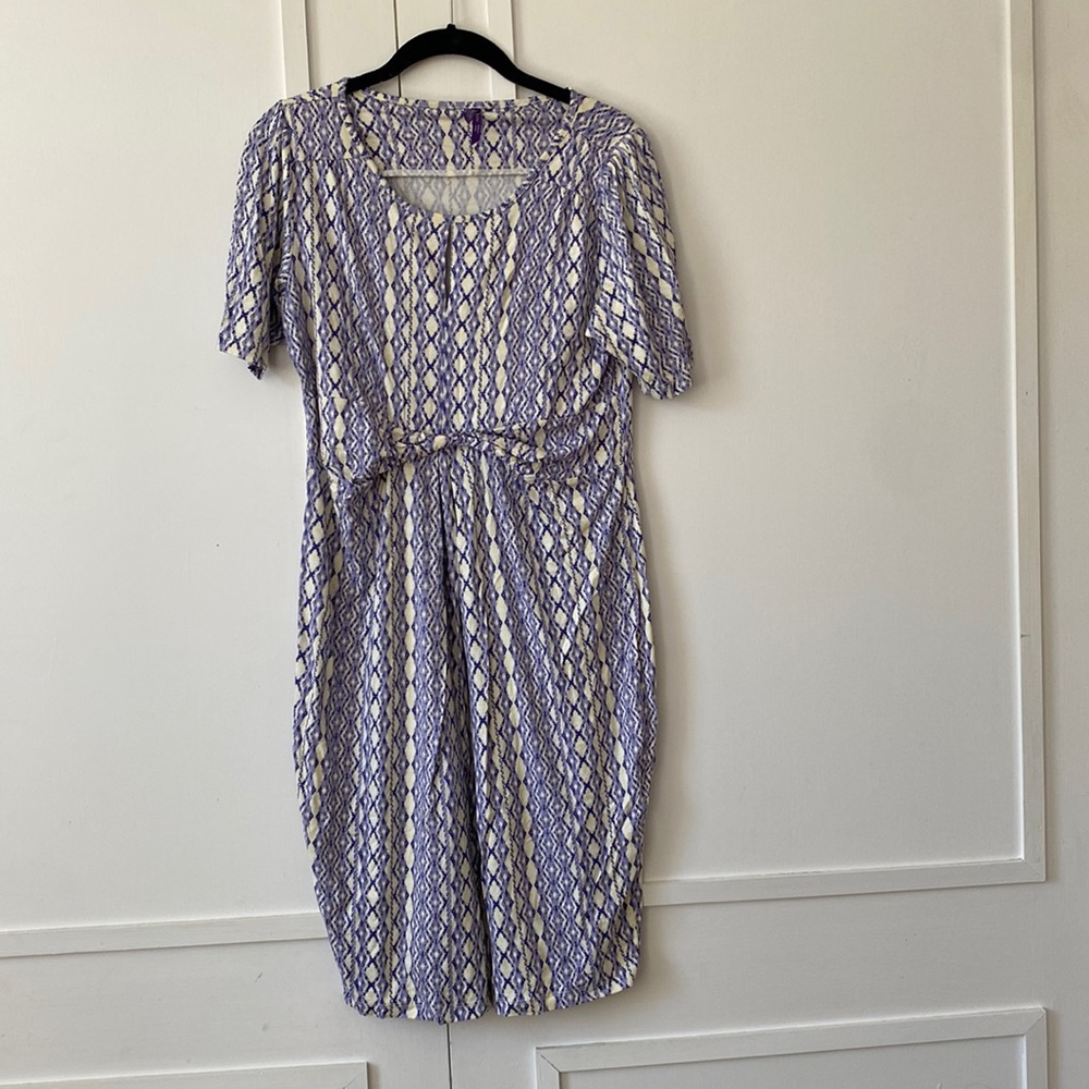 Seraphine maternity dress, size 8. Very flattering.